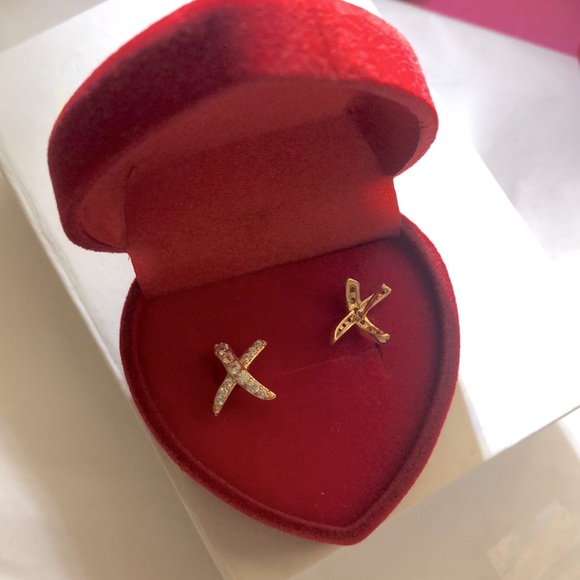 New 18K Yellow Gold plated CZ XOXO - Picture 2 of 2
